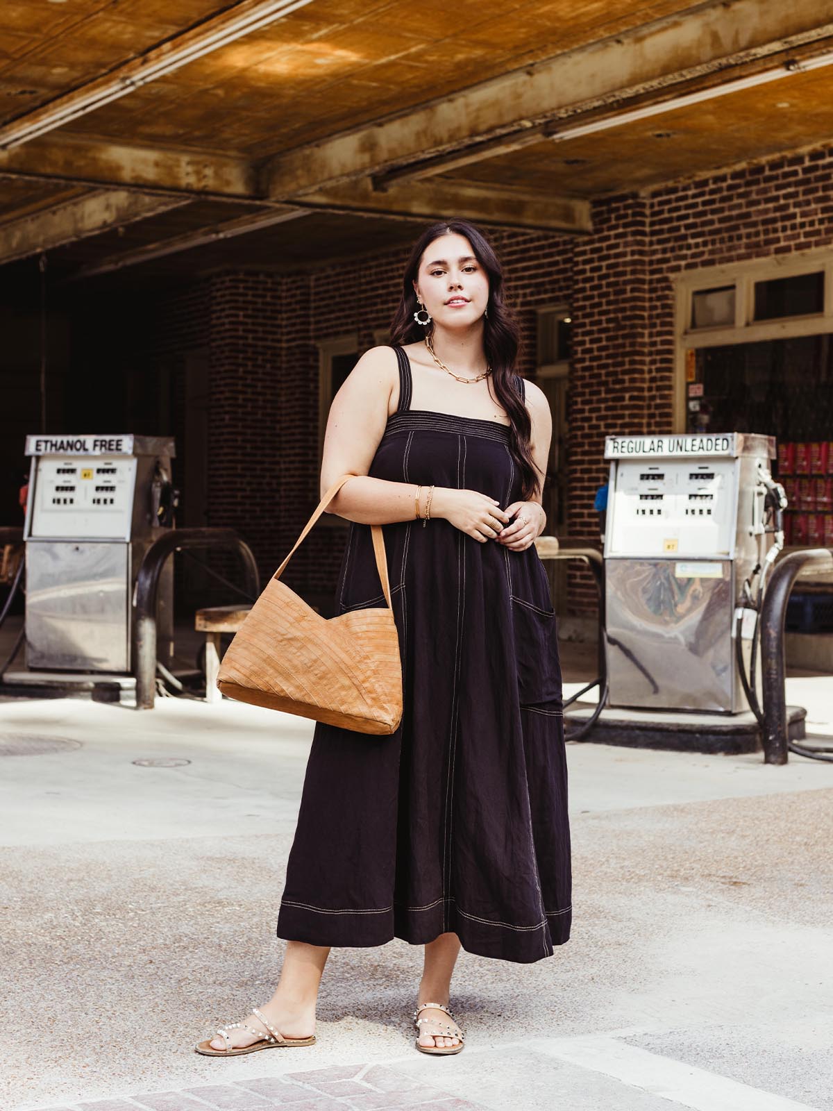 Criscross Leather Handbag in Camel